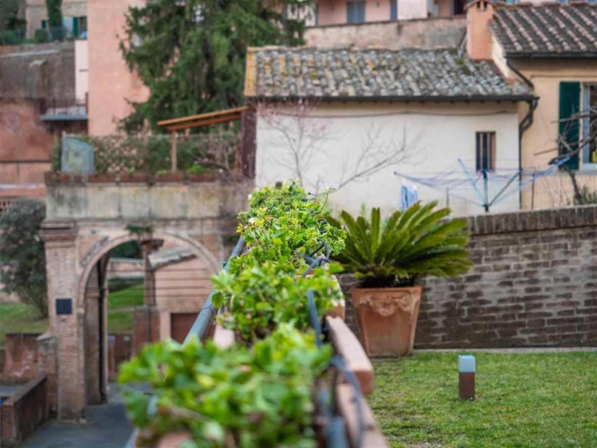 Advocata Nostra Incontro Di Storia E Centralita Siena Exterior photo