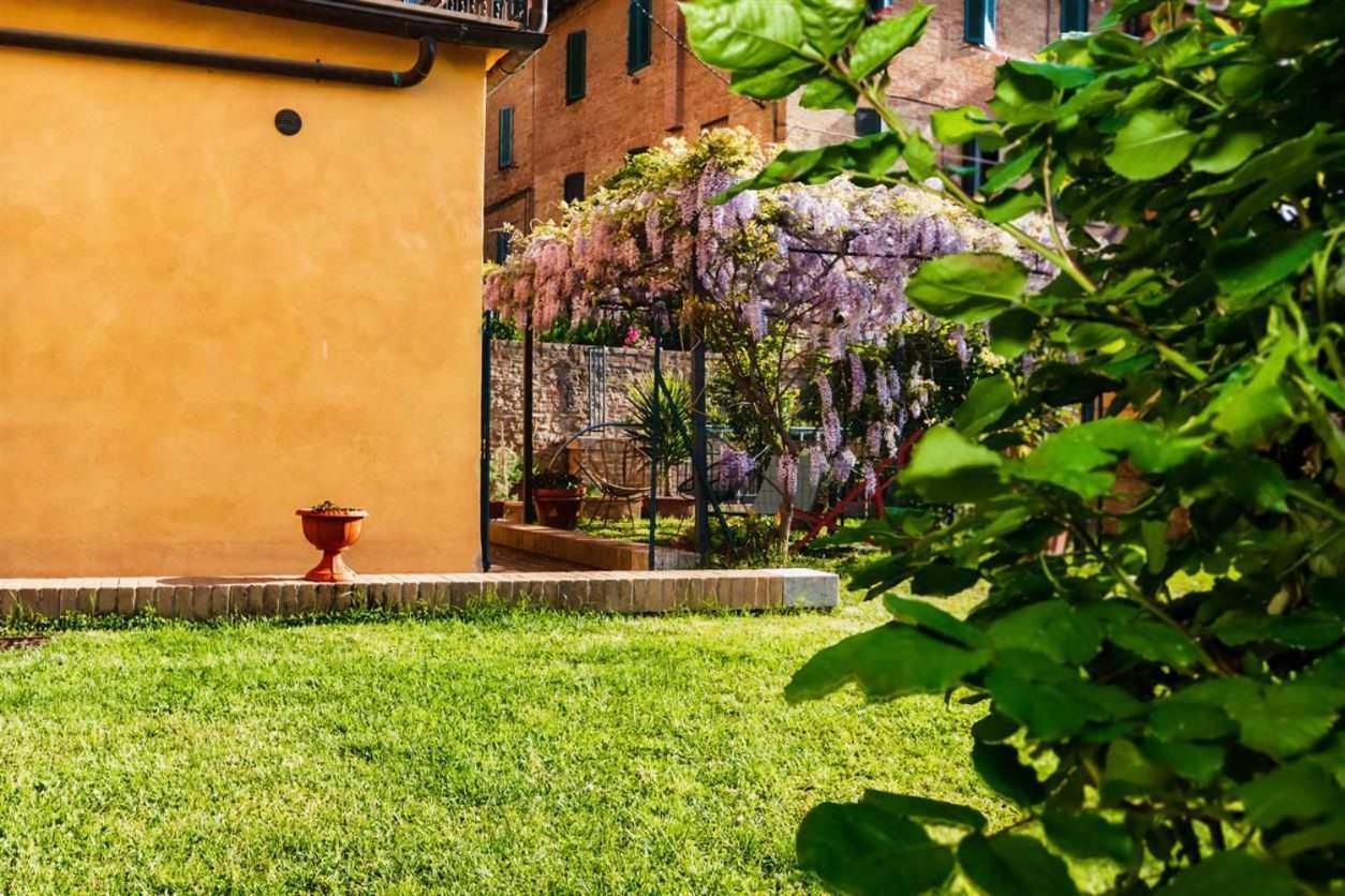 Advocata Nostra Incontro Di Storia E Centralita Siena Exterior photo